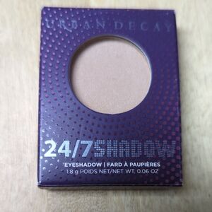 Urban Decay 24/7 Eyeshadow - Soft Beige color "Virgin"
